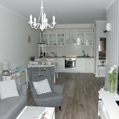 Apartament z Ogródkiem Pobierowo Exterior foto